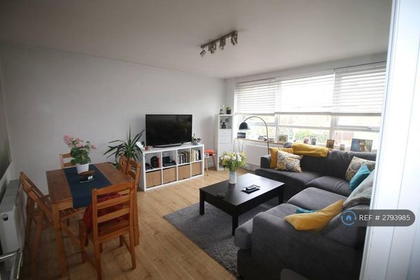2 bedroom flat to rent - Photo 1