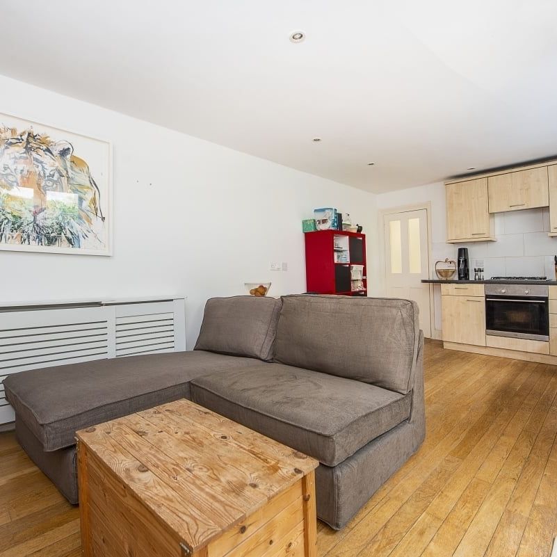 2 bedroom maisonette to rent - Photo 1