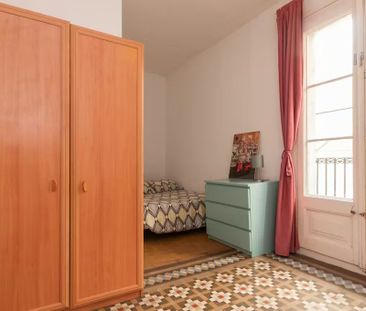 Carrer dAvinyó, Barcelona, Catalonia 08002 - Photo 4