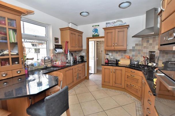 4 bedroom house to rent - Photo 1