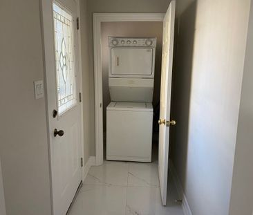 For Lease - 139 Horsham Avenue Unit# Main, Toronto, Ontario - Photo 2