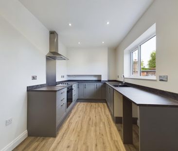 3 bedroom semi-detached house to rent - Photo 1