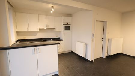 Gelijkvloers tweeslaapkamer appartement nabij het centrum van Roeselare - Photo 3