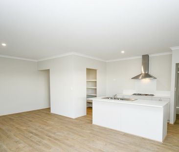 Modern 4x2 Family Home in Prime Location! - Photo 3