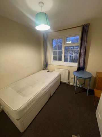 6 bedroom terraced house to rent - Photo 2