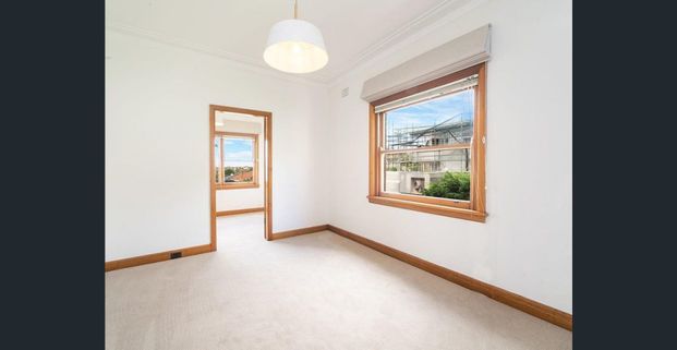 Spacious One Bedroom North Facing Apartment - Photo 1