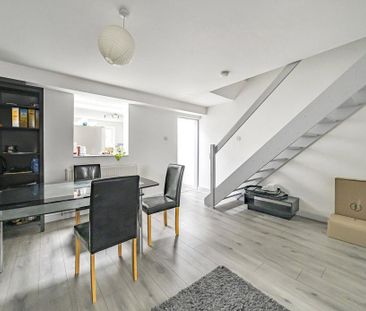 3 bedroom terraced house to rent - Photo 3