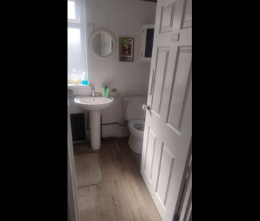 Room in a Shared House, Woodford Avenue, IG2 - Photo 5