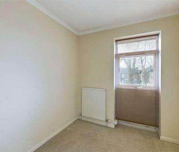 Cypress Grove, Ash Vale, Aldershot, Surrey, GU12 - Photo 2