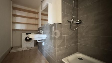 MODERN, BRIGHT AND FAMILY-FRIENDLY - Photo 3