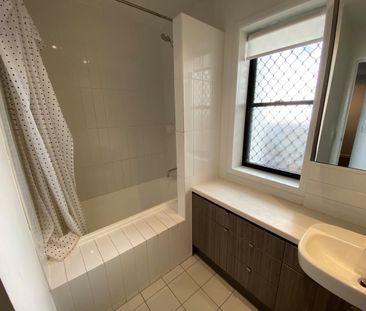 1/17 Musgrave Road, Indooroopilly, Qld 4068 - Photo 4