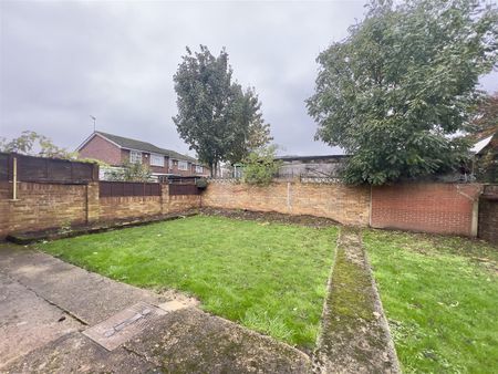 3 bedroom house - semi-detached - Photo 5