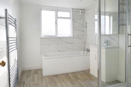 3 bedroom terraced house to rent - Photo 3