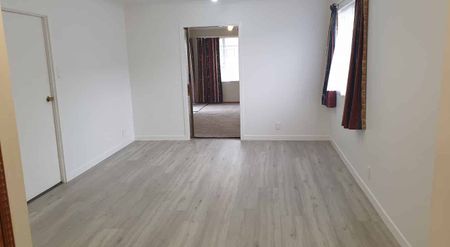 Full size 3 bedroom home - Photo 2