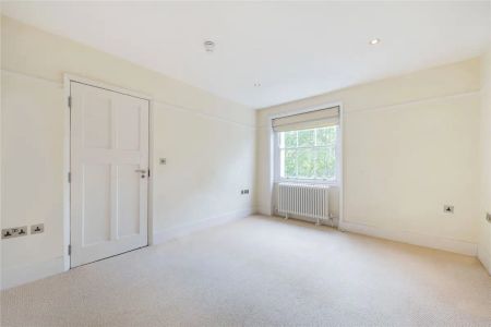 2 bedroom flat in Bloomsbury - Photo 4