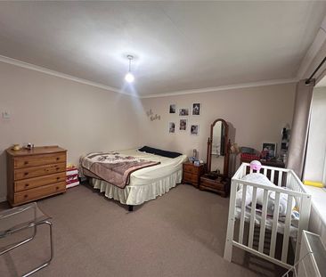Manor House Court, Epsom, Surrey, KT18 7RN - Photo 3