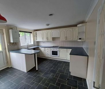 3 bedroom end of terrace house to rent - Photo 6