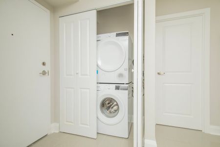 Benson Apartments - Photo 3