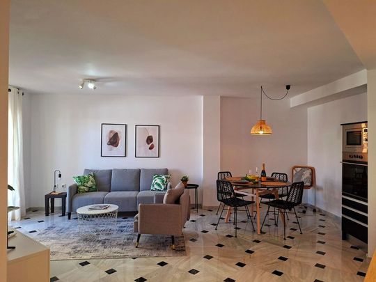 Alquiler de piso en Calle Olmos, 4 - Photo 1