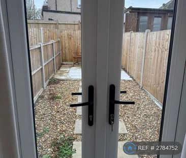 1 bedroom in a house share to rent - Photo 6