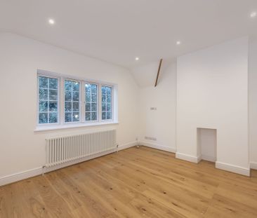 Available unfurnished from 06/10/2025 - Photo 5