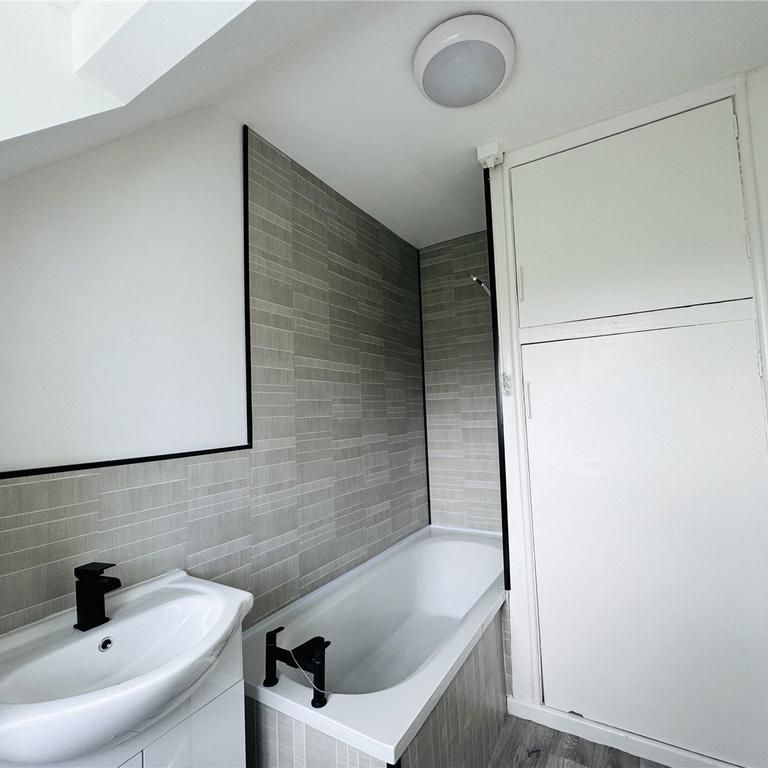 2 bedroom semi-detached house to rent - Photo 1