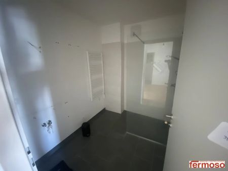 Moderne 2 Zimmer Wohnung mit atemberaubender Terrasse - Photo 4