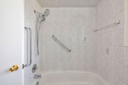 For Lease - 26 Paragon Road Unit# Main, Toronto, Ontario - Photo 4