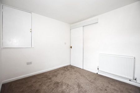 2 bedroom semi-detached house to rent - Photo 3