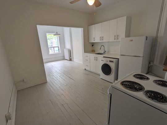 For Lease - 1020 Queen Street Unit# 1, Toronto, Ontario - Photo 1