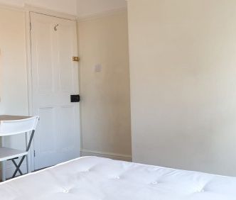 4 Bed - St Nicholas Street â€“ 4 Bed - Photo 4