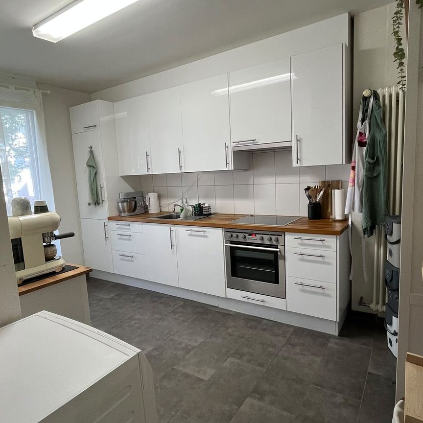 Charmante 3.5 Zimmer Wohnung in Bahnhofsnähe - Photo 1