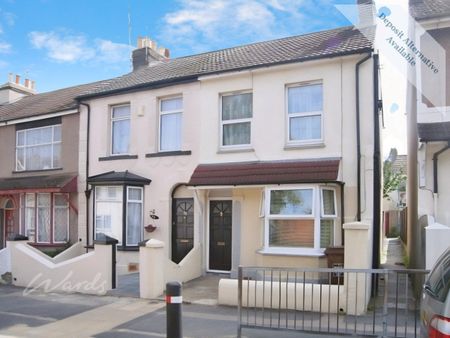 3 bedroom end of terrace house to rent - Photo 5