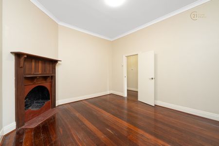 Close to Beaufort Cafe Strip @ $850 Per Week - Photo 5