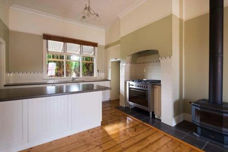 Grand Character Home in the Heart of Harcourt. - Photo 4