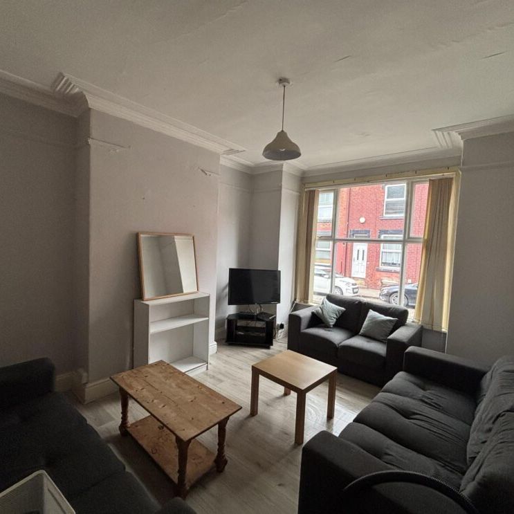 18 Welton Mount, Leeds, LS6 1ET - Photo 1