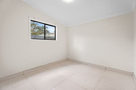 SPACIOUS LIVING IN NORTH ST MARYS! - Photo 2