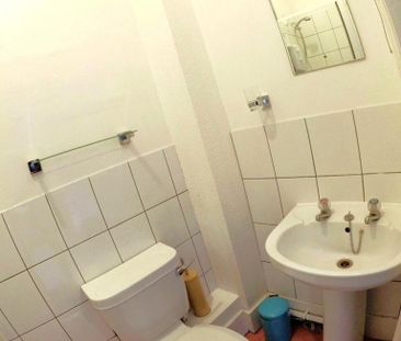 1 bedroom in a house share to rent - Photo 6