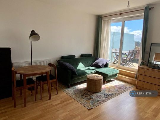 1 bedroom penthouse to rent - Photo 1