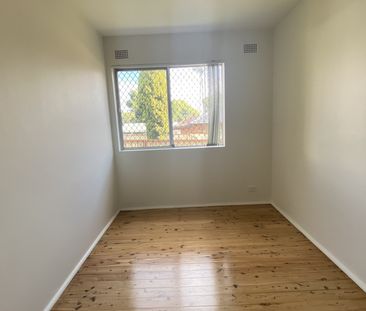 FANTASTIC 2 BEDROOM GROUND FLOOR UNIT - Photo 2