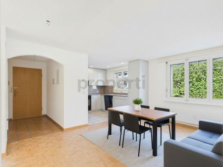 Frisch renoviert 2026: Grosszügiges Wohnen in ruhiger Lage - Foto 2