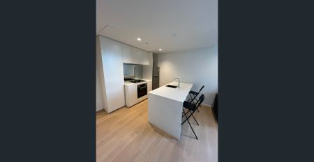 Fully Furnished 1-Bedroom Apartment in Southbank - Photo 5
