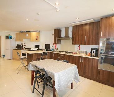 House share to rent - Photo 2