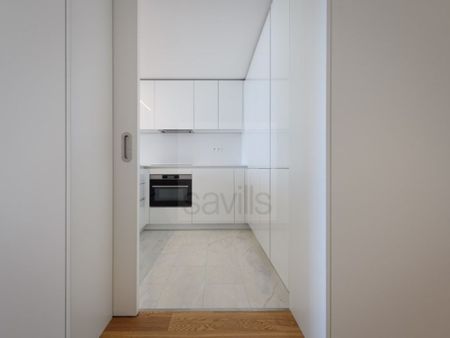 1 room luxury Flat for rent in Lisbon, Portugal - Photo 2