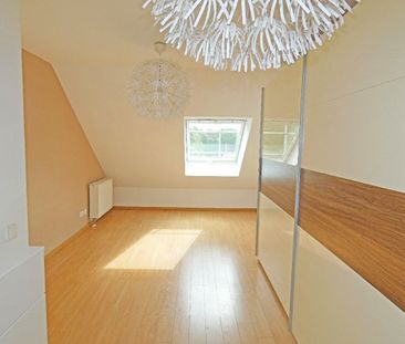 Moderne 4-Zimmer-Maisonette-Wohnung mit Einbauküche, Einzelgarage und PKW-Stellplatz - Foto 1