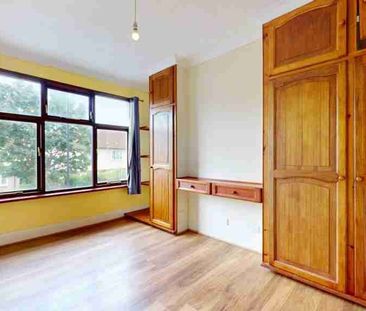 3 Bed Terraced House, Close To Davidson Road, CR0 - Photo 1