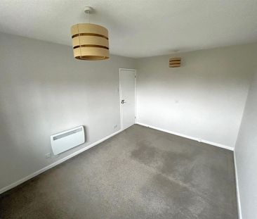 2 bedroom semi-detached house to rent - Photo 2
