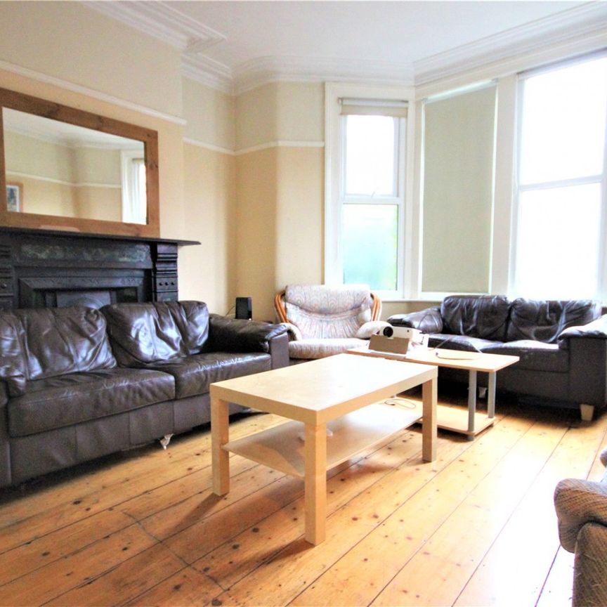 Longmead Avenue, - Photo 1