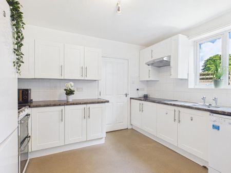 1 bedroom semi-detached house to rent - Photo 4