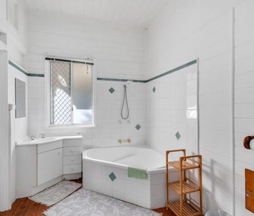 92 Edington Street, Berserker, Qld 4701 - Photo 6